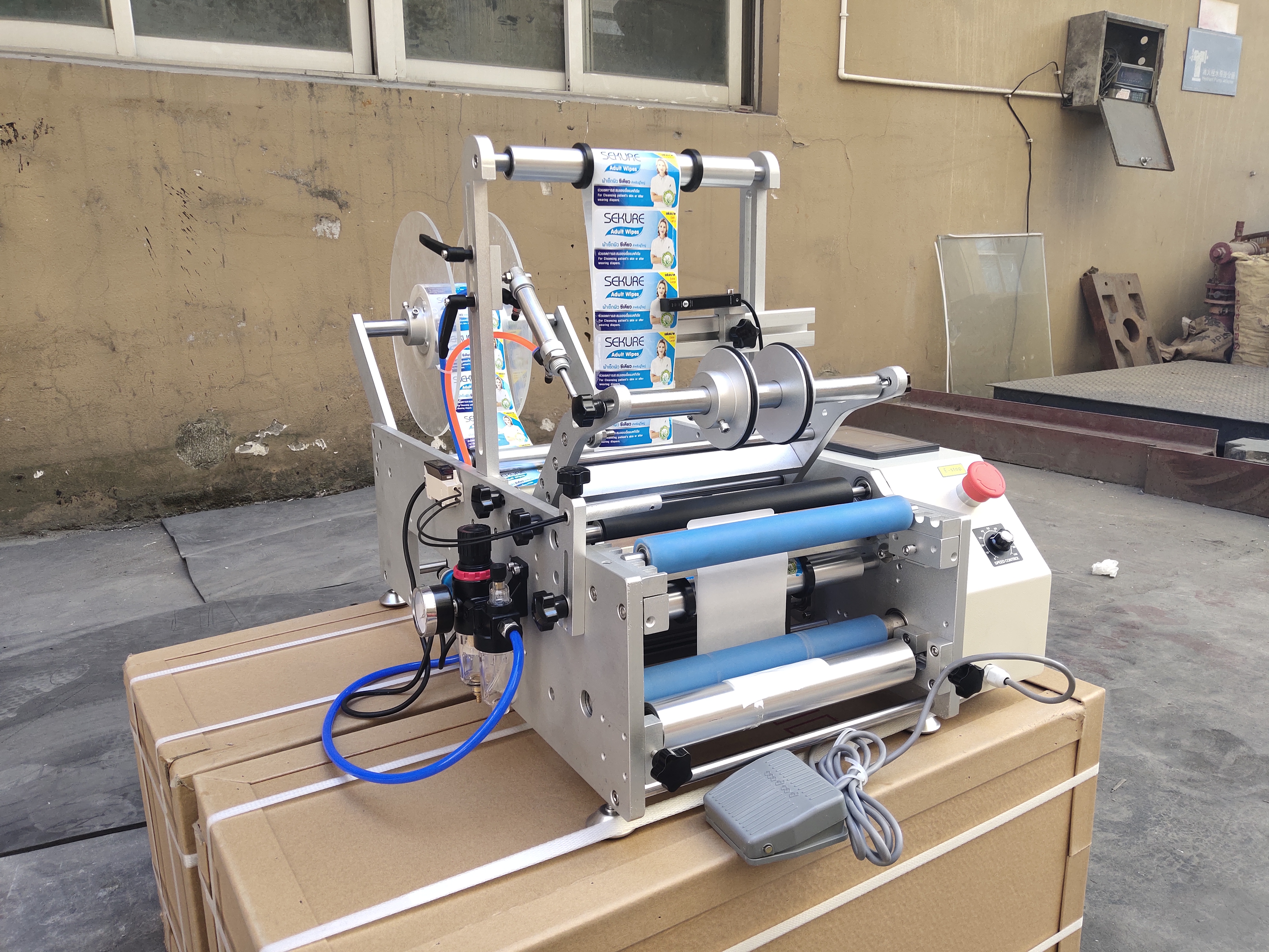 LT-160 Flat Surface Labeling Machine